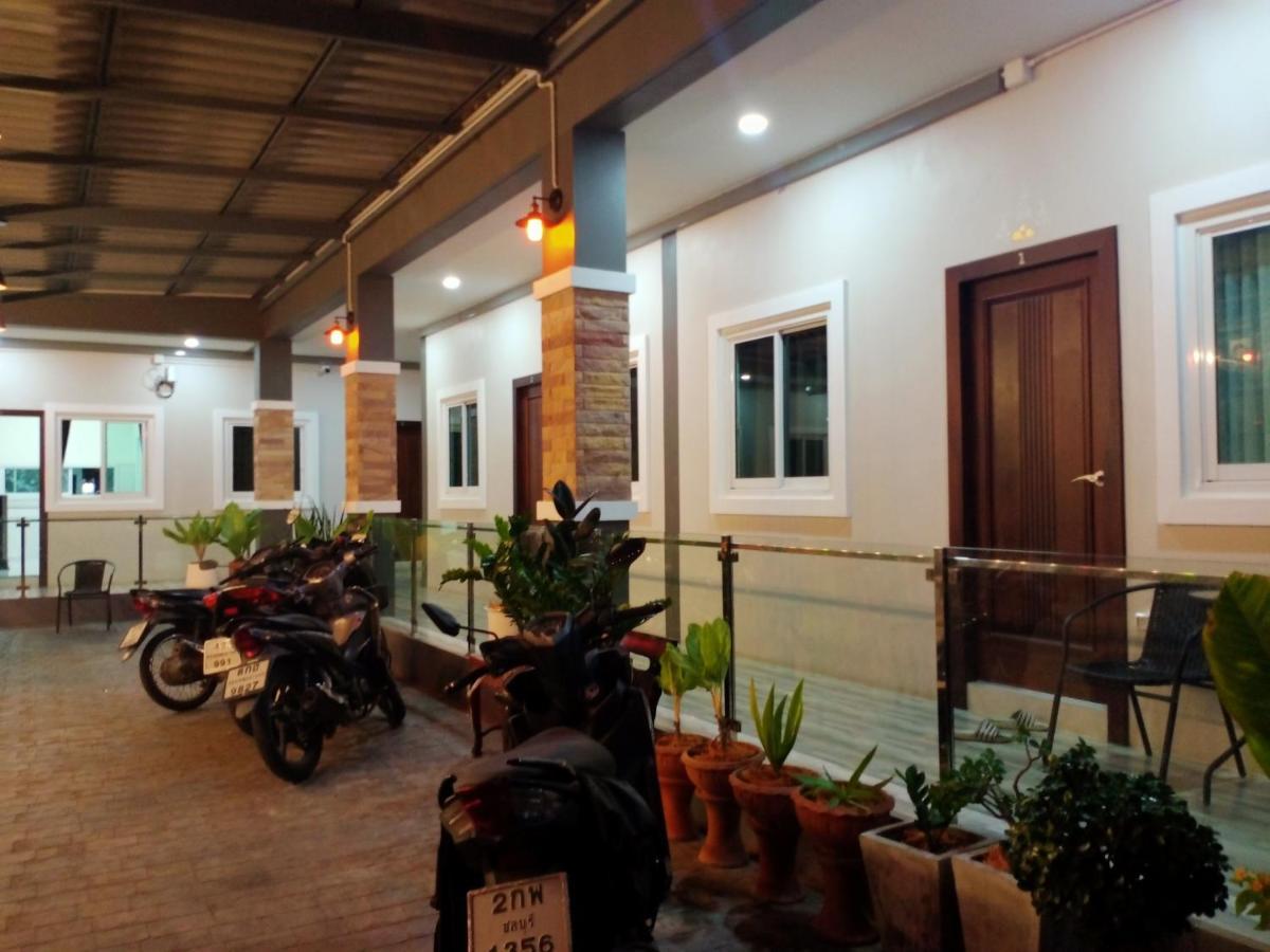 Ove Apartment Bang Saray 邦萨雷 外观 照片